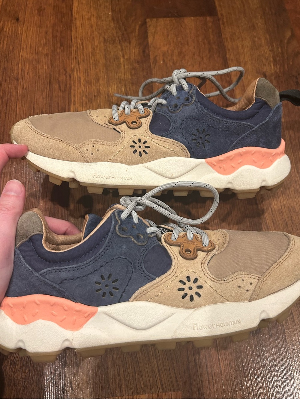Flower MOUNTAIN Yamano 3 Sneaker Women’s Size 6.5 Colorful Suede Hiking Sneaker